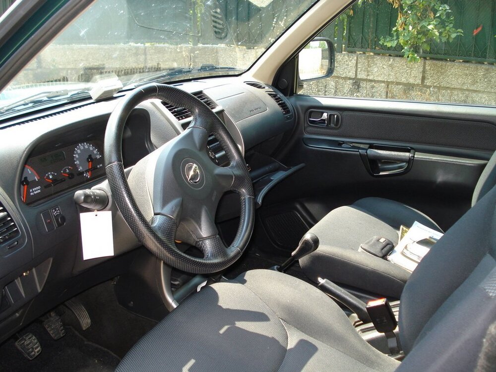 nissan-terrano_interior.thumb.jpg.232904b635d22cefec4edf4b9d889465.jpg