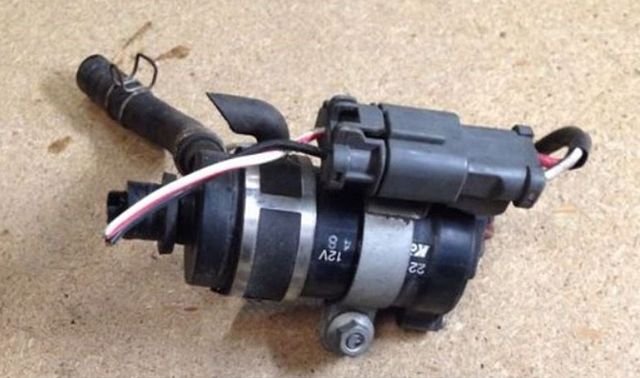 172613512_Hondaheadlightwasherpump.JPG.4f0064599bde87a5eb66effc337fda5e.JPG