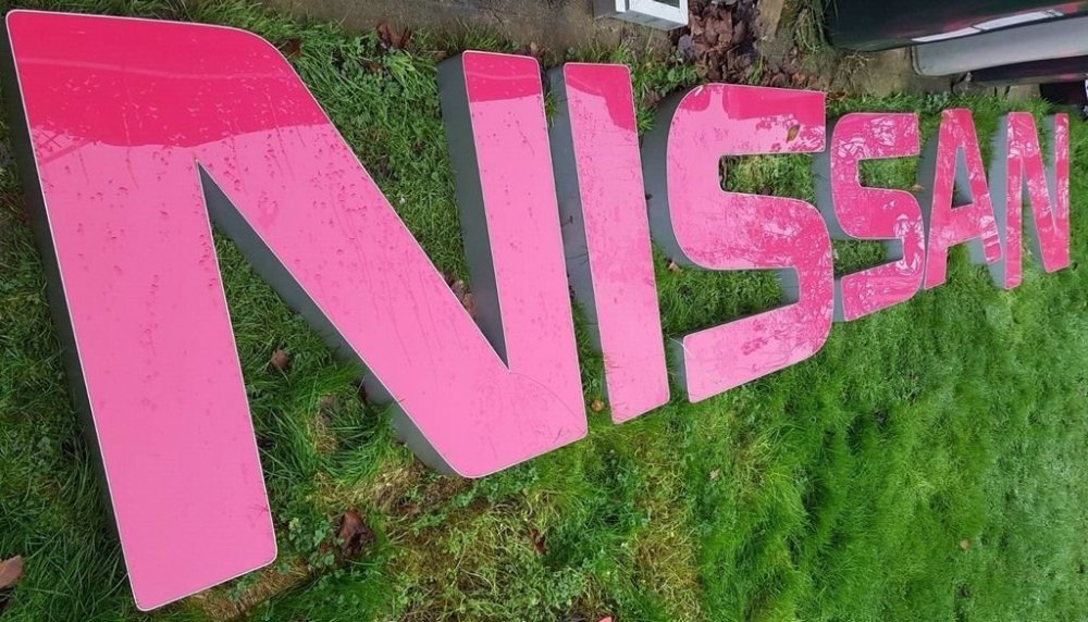 39363040_NissanSign.thumb.jpg.0745062142311789b1bfba9eafb00c7c.jpg