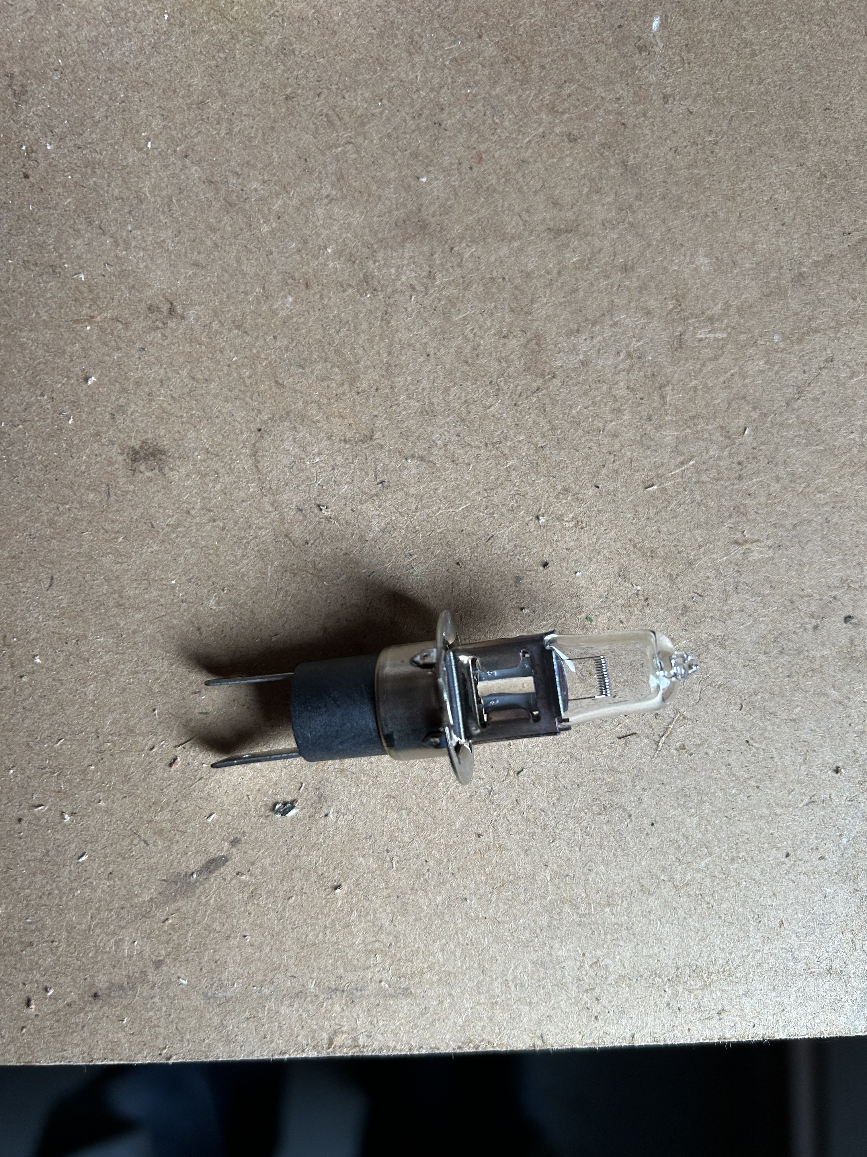 Bulb holder from dipped light (passenger if it makes a difference)