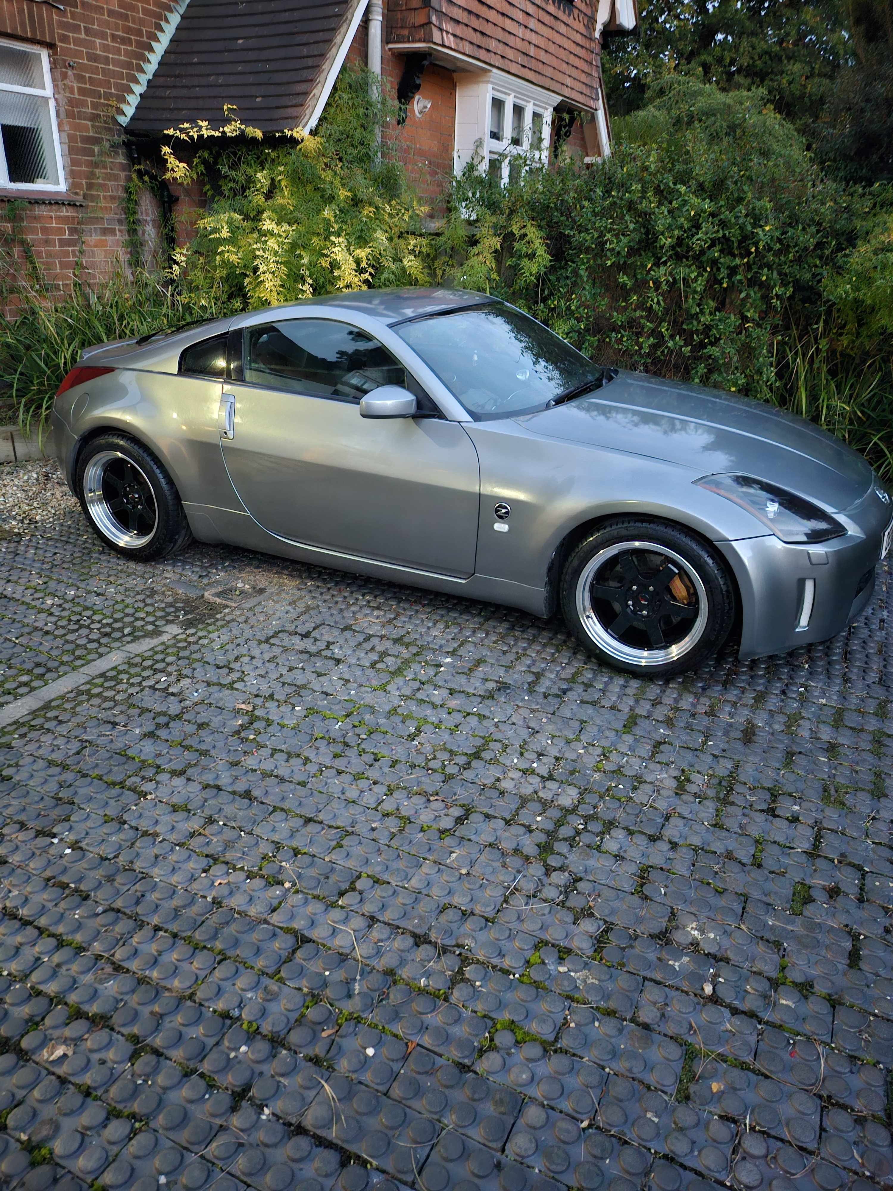 2003 350z lots new parts, at least 6 months on mot, all black interior, loads of brand new suspension parts still be fitted.