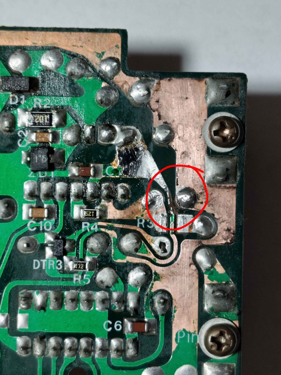 03 - Resistor removed and damage confirmed.jpg